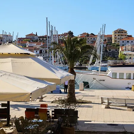 Carlina Amaris krevet i doručak Trogir